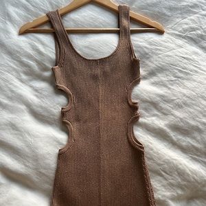 New cut out Devon Windsor midi dress in sparkling cacao - small